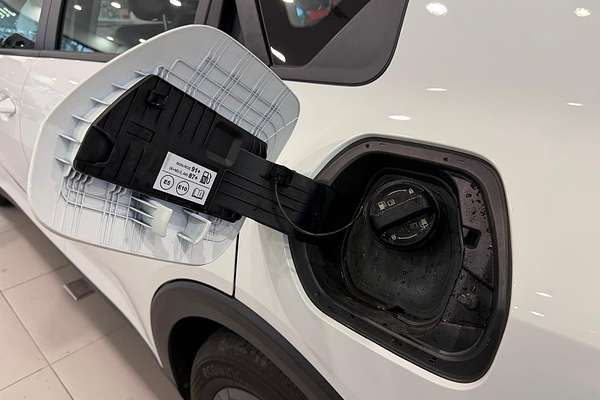 2025 Kia K4 S CL4m thumb-18