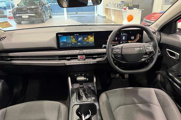 2025 Kia K4 S CL4m thumb-23