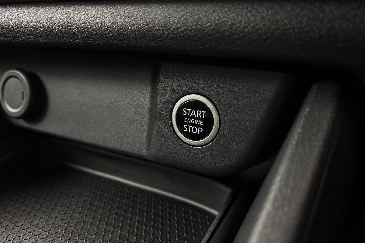 2025 Nissan QASHQAI ST J12