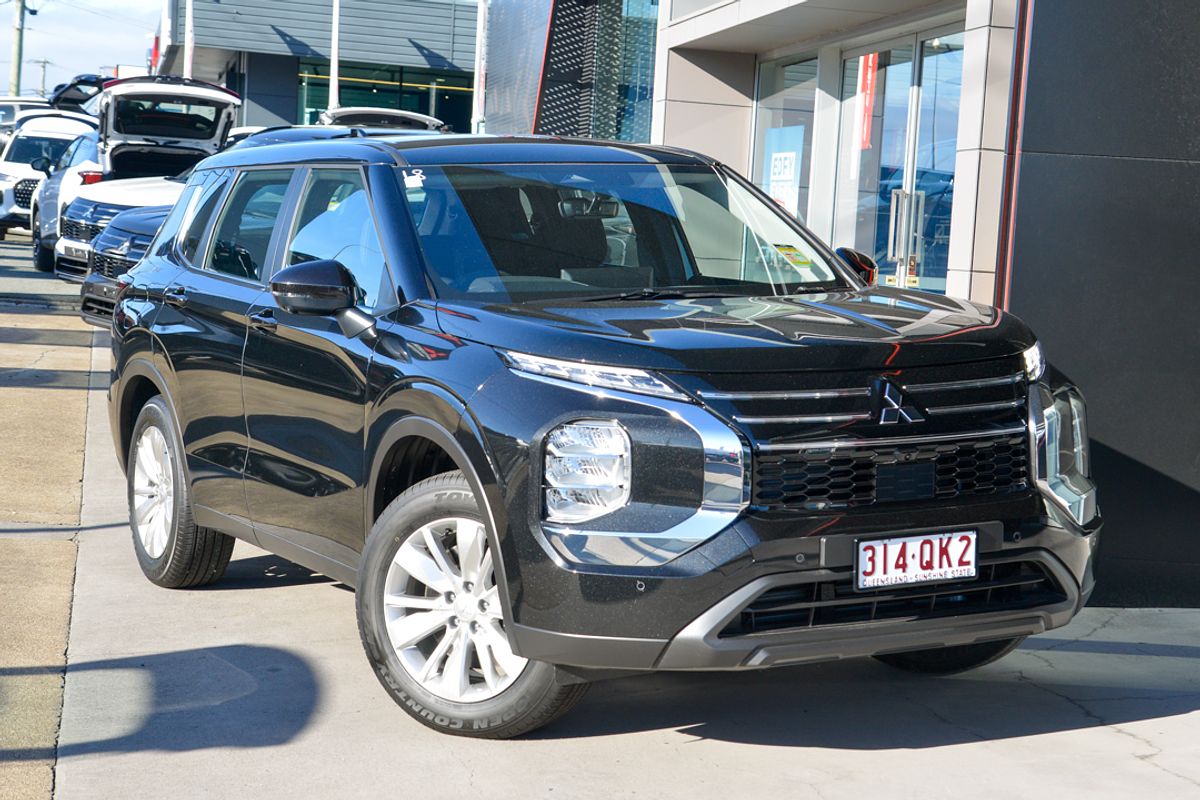 2025 Mitsubishi Outlander ES ZM