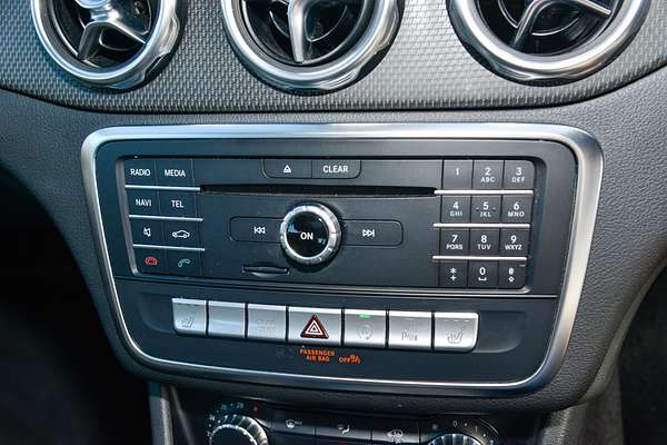 2019 Mercedes-Benz GLA-Class GLA180 X156 thumb-14