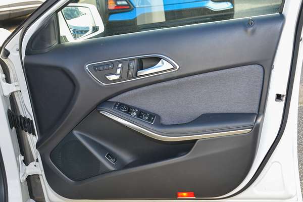 2019 Mercedes-Benz GLA-Class GLA180 X156 thumb-17