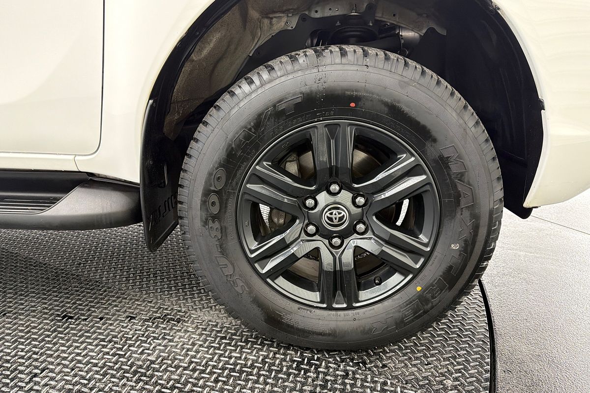 2023 Toyota Hilux SR GUN126R 4X4