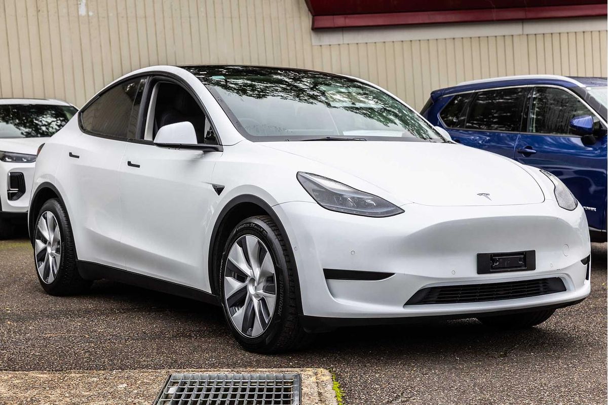 2023 Tesla Model Y Rear-Wheel Drive