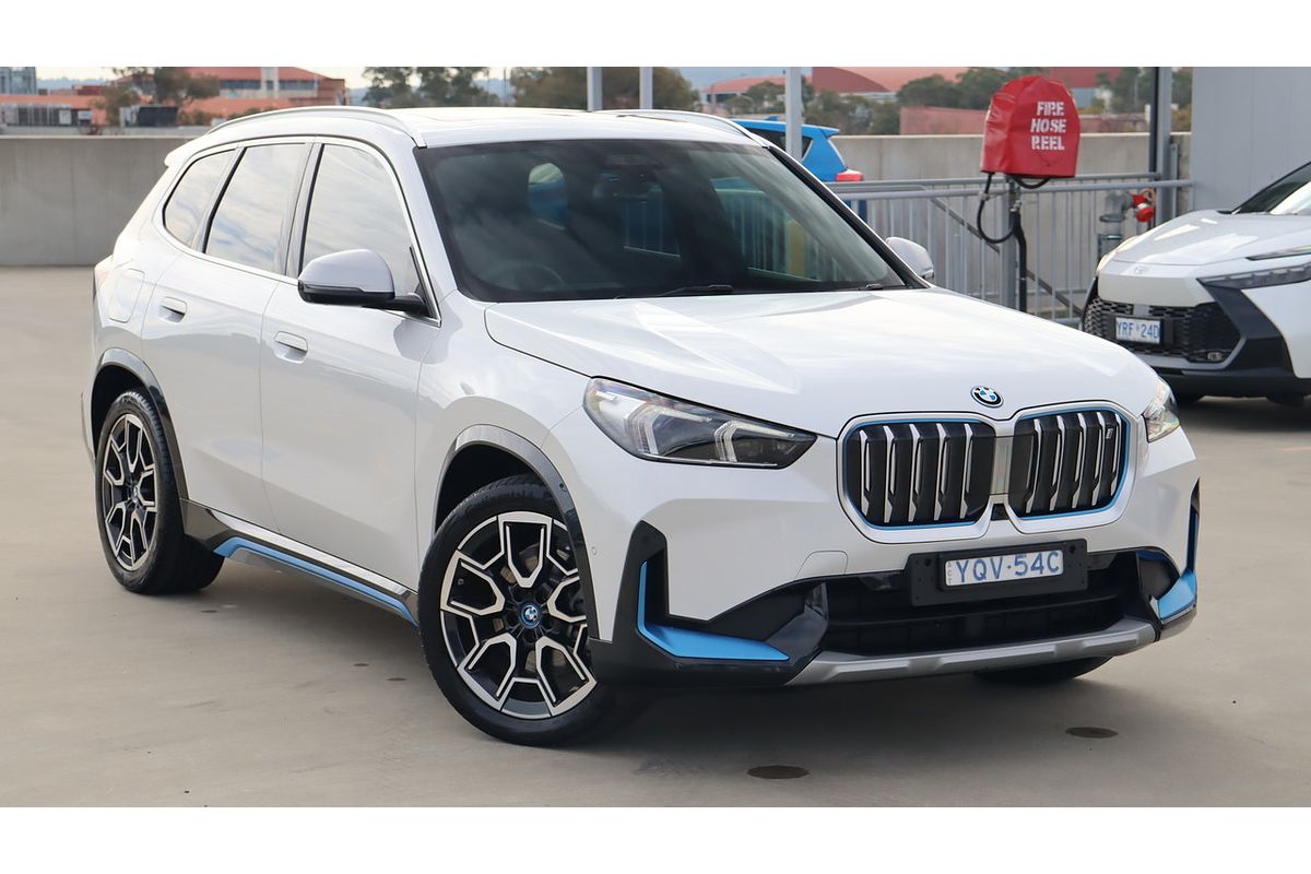2023 BMW IX1 xDrive30 xLine U11