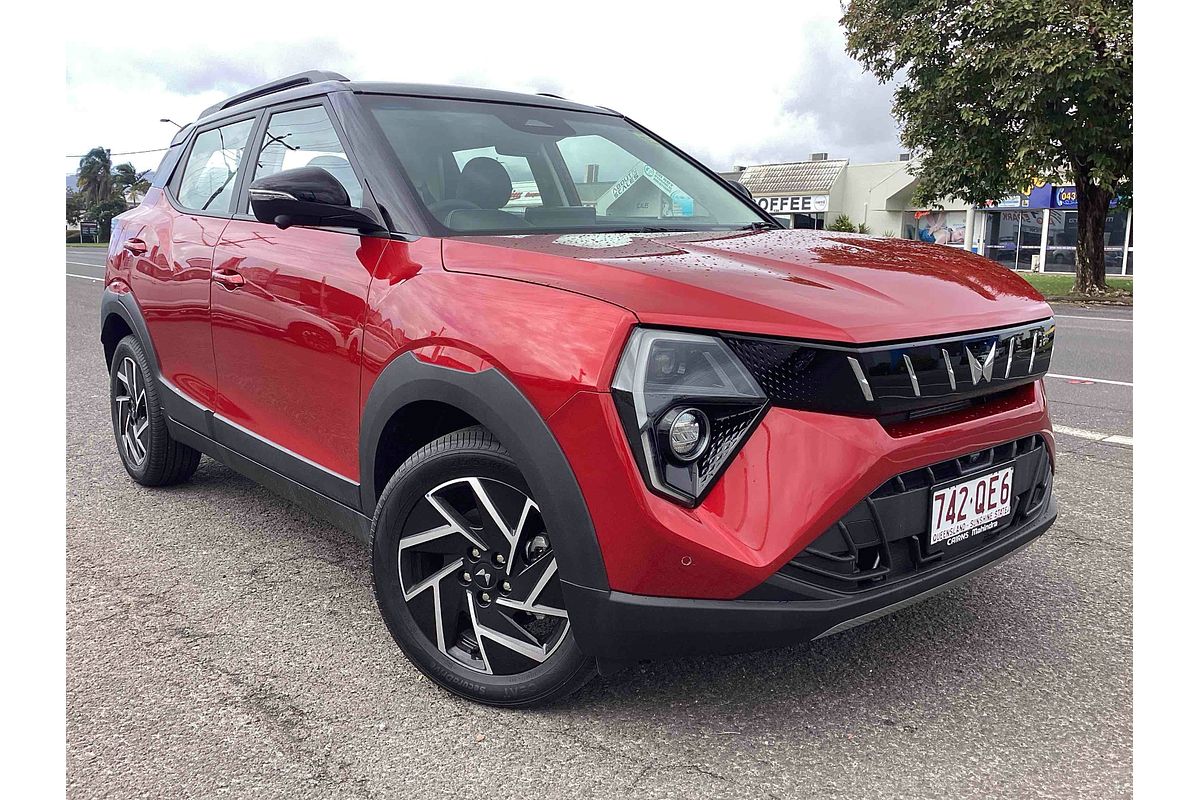 2025 Mahindra XUV3XO AX7L