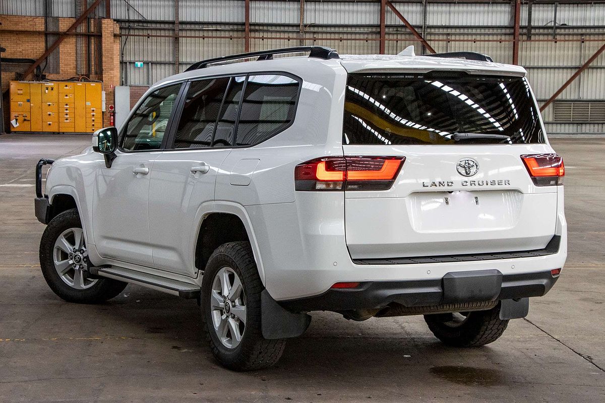 2023 Toyota Landcruiser GXL FJA300R