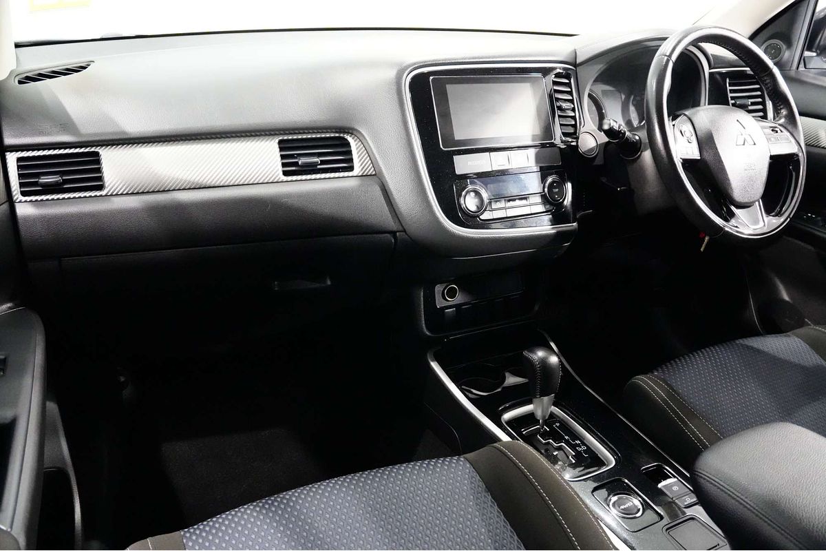 2017 Mitsubishi Outlander LS Safety Pack ZK