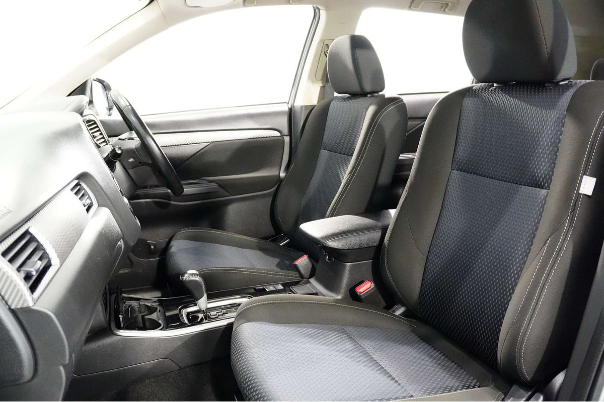 2017 Mitsubishi Outlander LS Safety Pack ZK