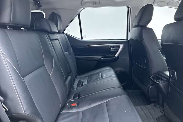 2025 Toyota Fortuner GXL GUN156R thumb-11