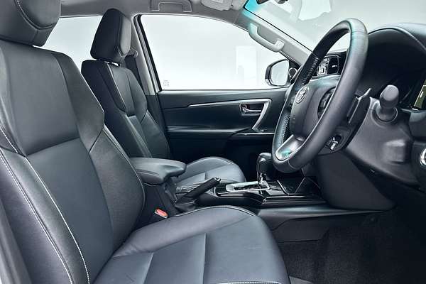 2025 Toyota Fortuner GXL GUN156R thumb-12