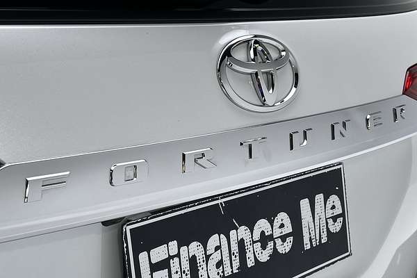 2025 Toyota Fortuner GXL GUN156R thumb-21