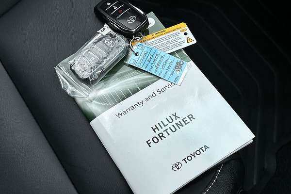 2025 Toyota Fortuner GXL GUN156R thumb-22