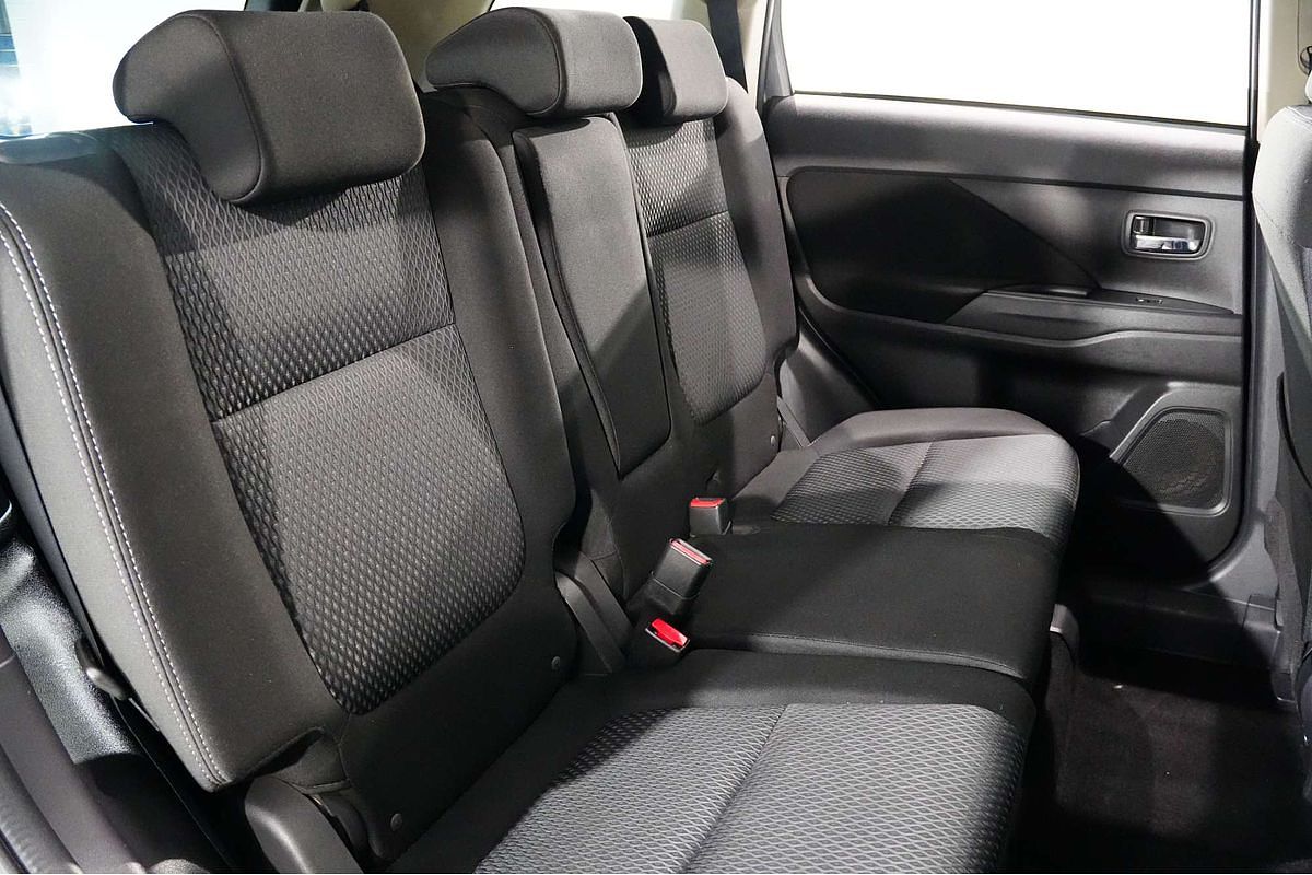 2017 Mitsubishi Outlander LS Safety Pack ZK