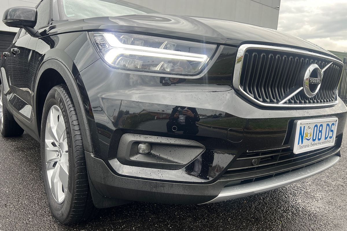 2021 Volvo XC40 T4 Momentum