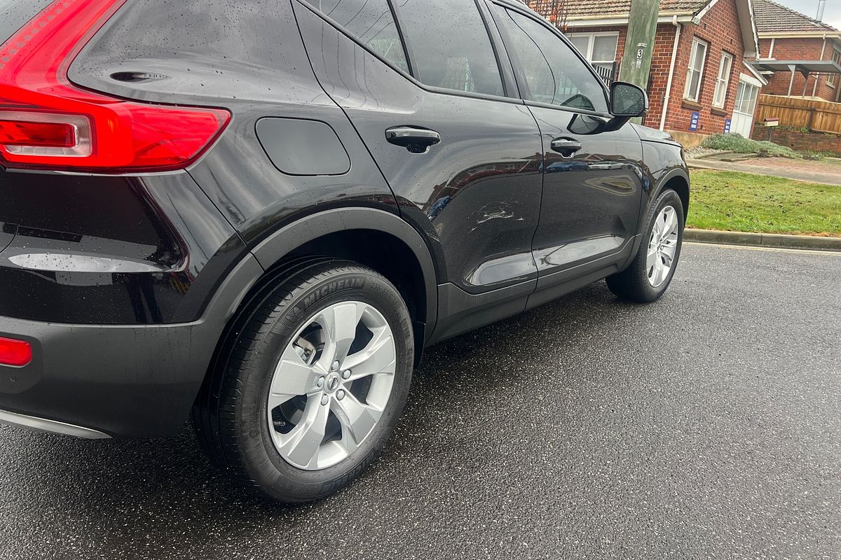2021 Volvo XC40 T4 Momentum