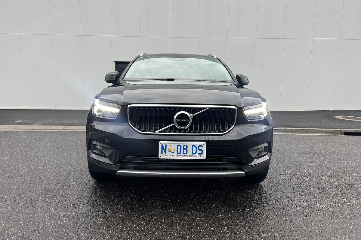 2021 Volvo XC40 T4 Momentum