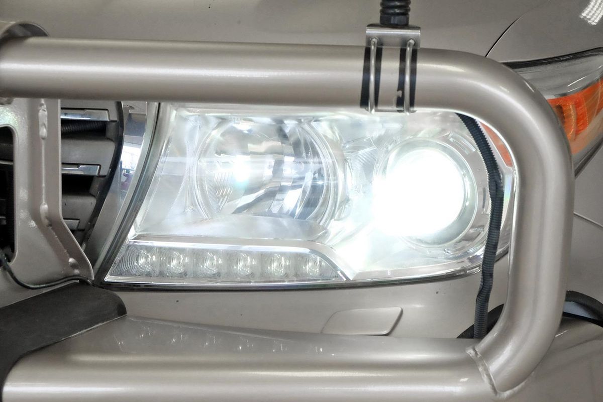 2013 Toyota Landcruiser Sahara VDJ200R image 14