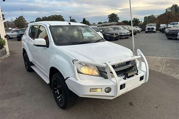 2015 Isuzu MU-X LS-M
