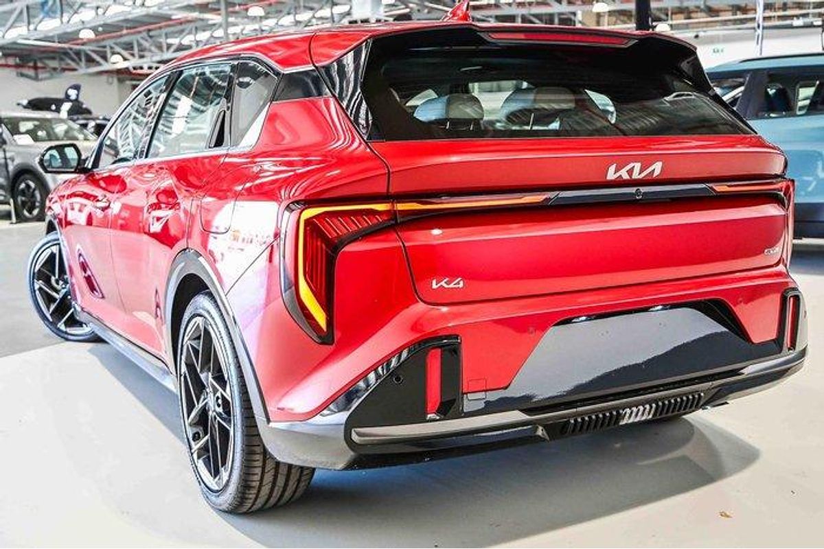 2025 Kia K4 GT-Line CL4m