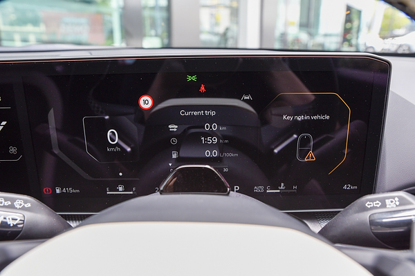 2025 Kia K4 GT-Line CL4m thumb-9