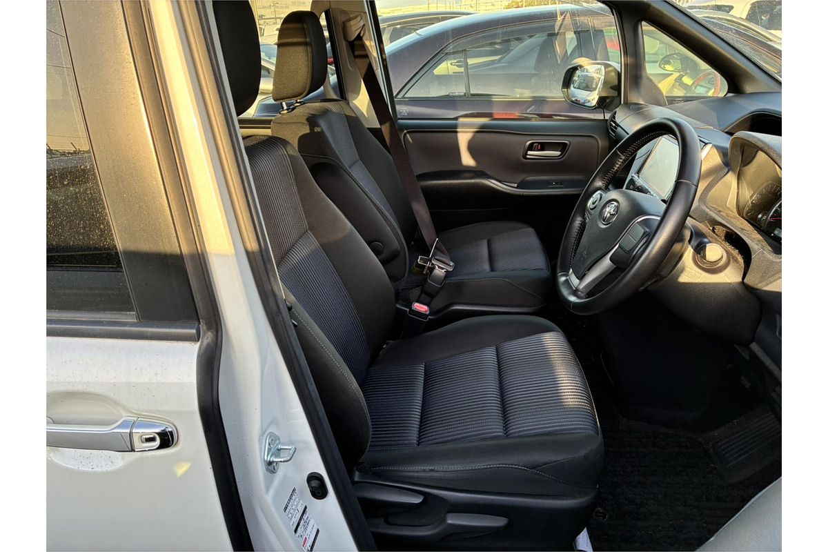 2015 Toyota Noah Si