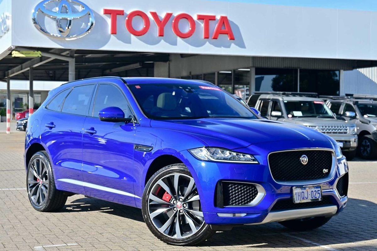 2017 Jaguar F-PACE 30d First Edition X761