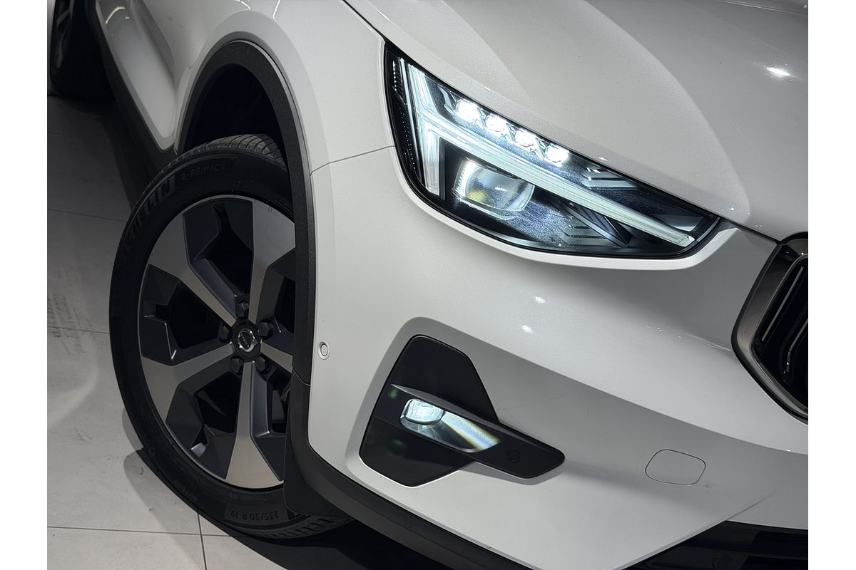 2024 Volvo XC40 Ultimate B4 Bright