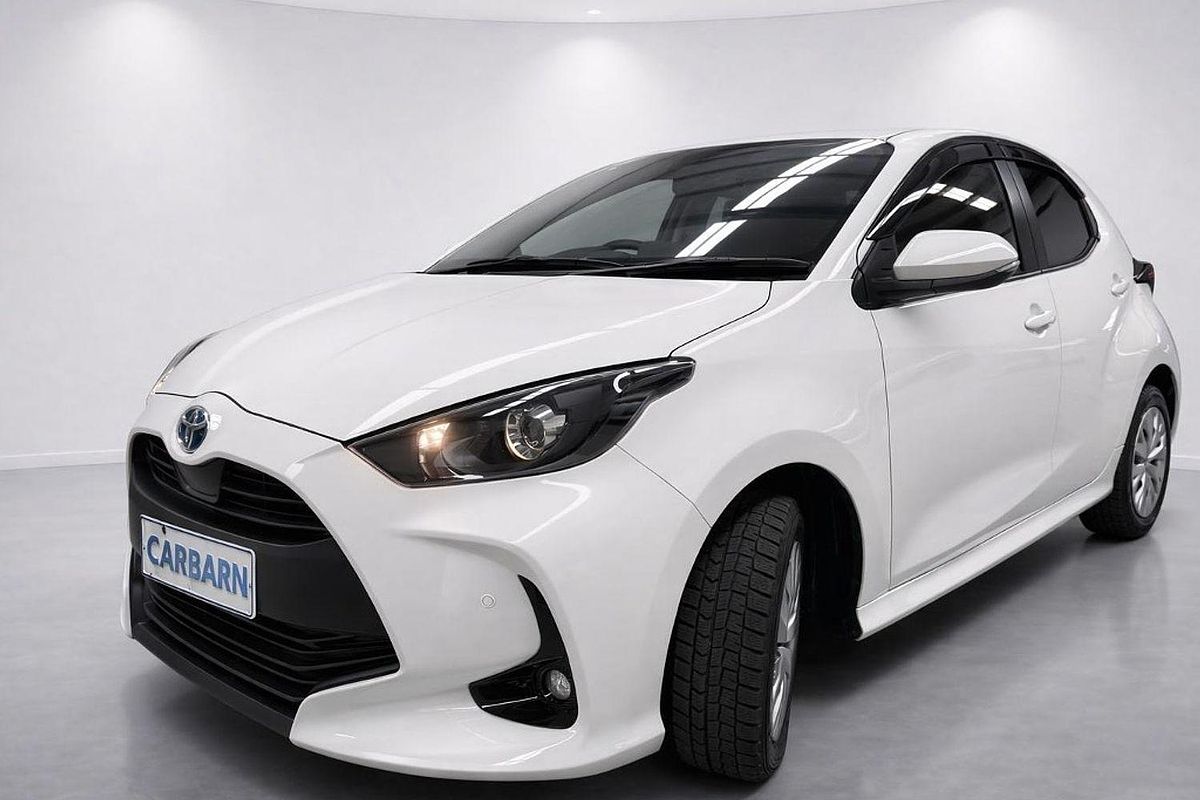 2023 Toyota YARIS 4WD HYBRID X MXPH15