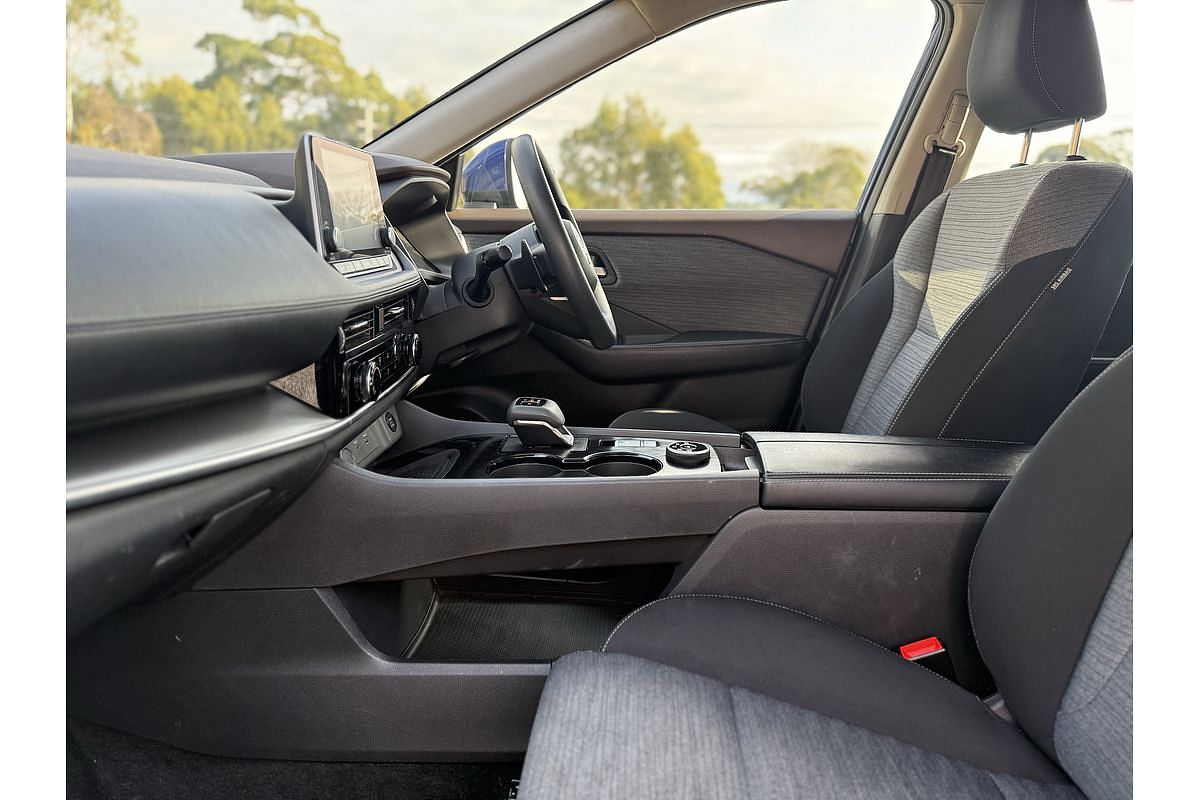 2024 Nissan X-TRAIL ST T33