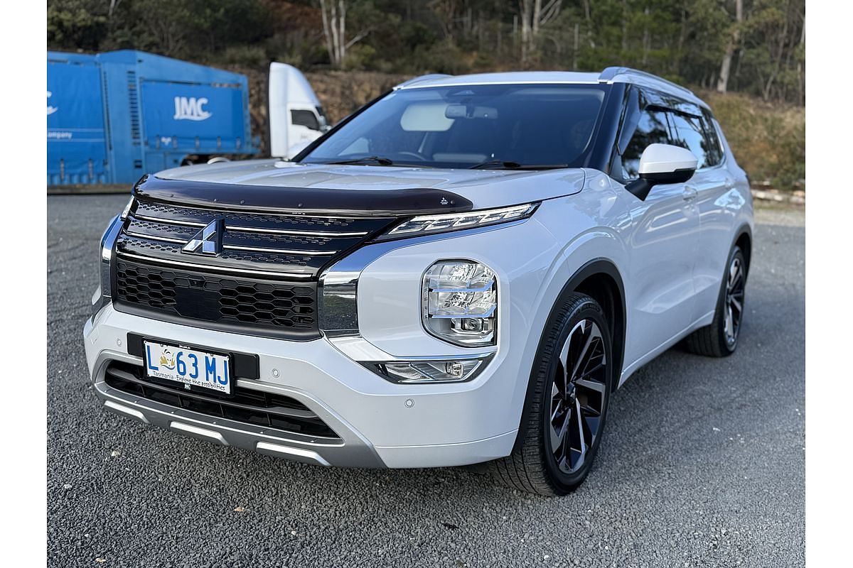2023 Mitsubishi Outlander Exceed ZM