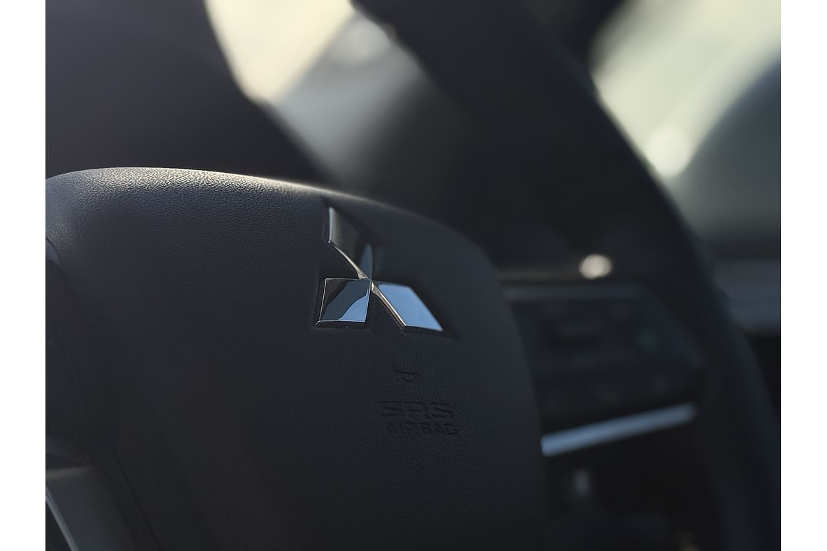 2023 Mitsubishi Outlander Exceed ZM