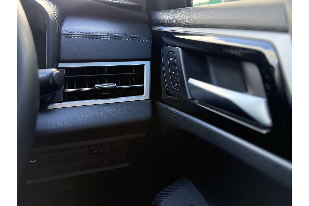 2023 Mitsubishi Outlander Exceed ZM