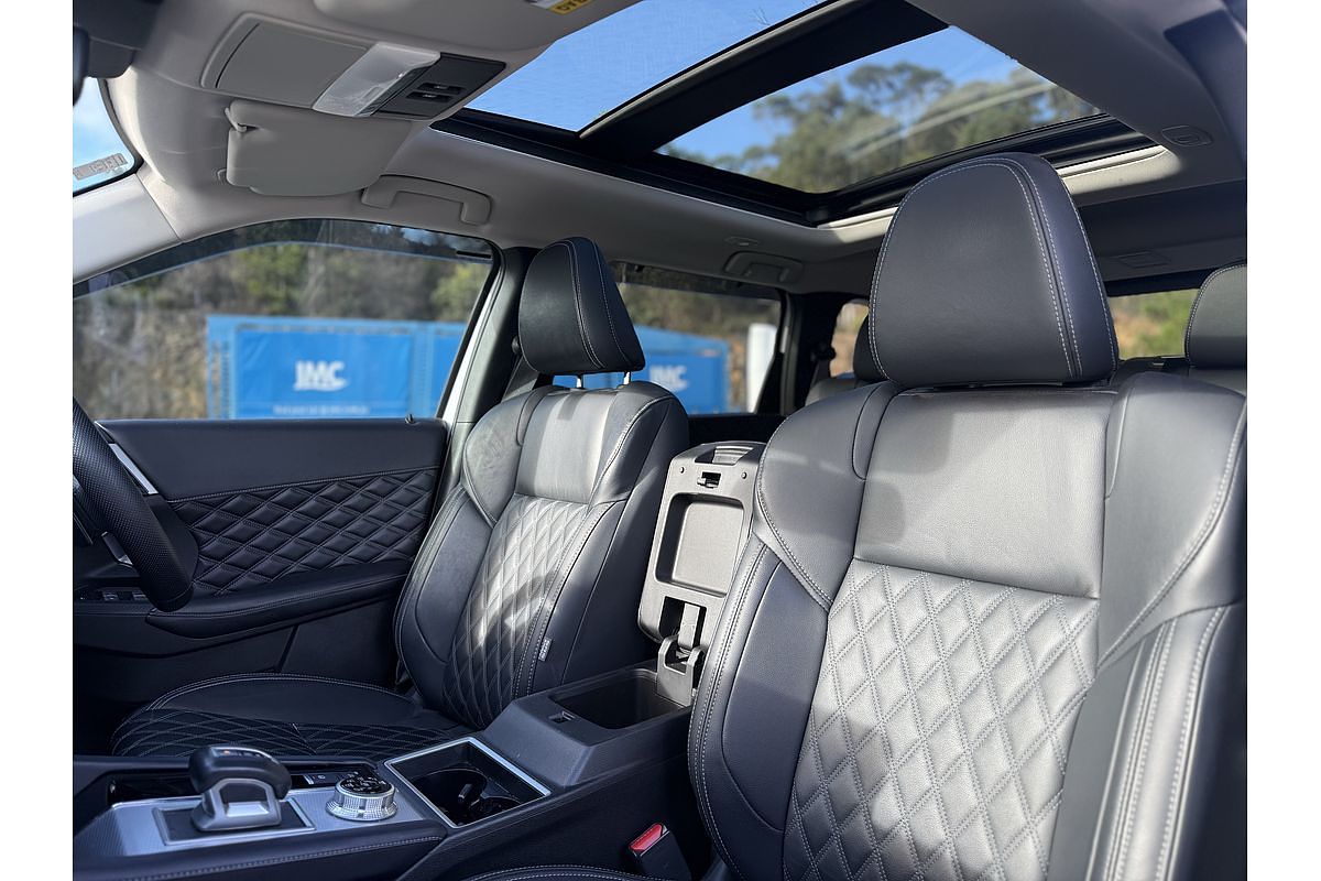 2023 Mitsubishi Outlander Exceed ZM