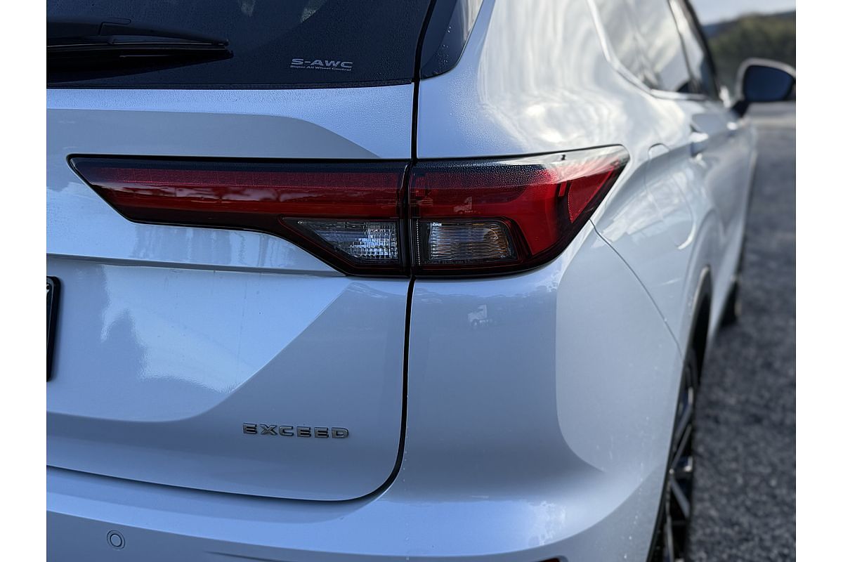 2023 Mitsubishi Outlander Exceed ZM