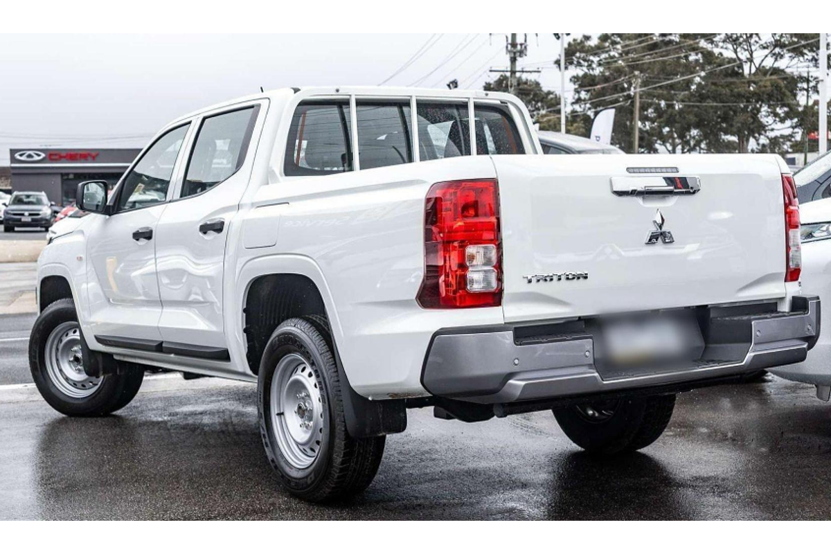 2025 Mitsubishi Triton GLX MV 4X4