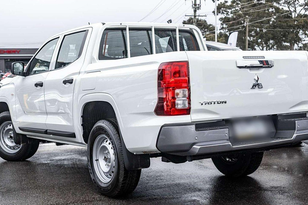 2025 Mitsubishi Triton GLX MV 4X4