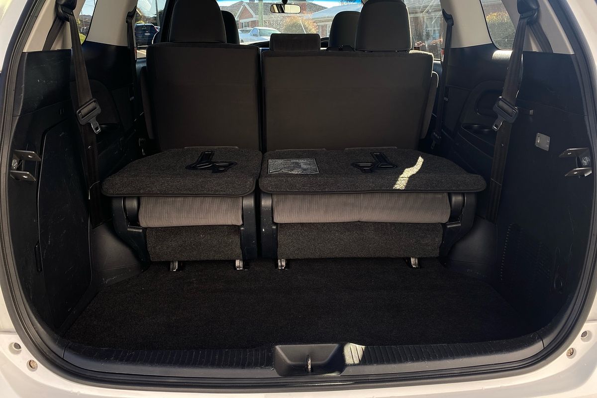 2015 Toyota Tarago GLi ACR50R