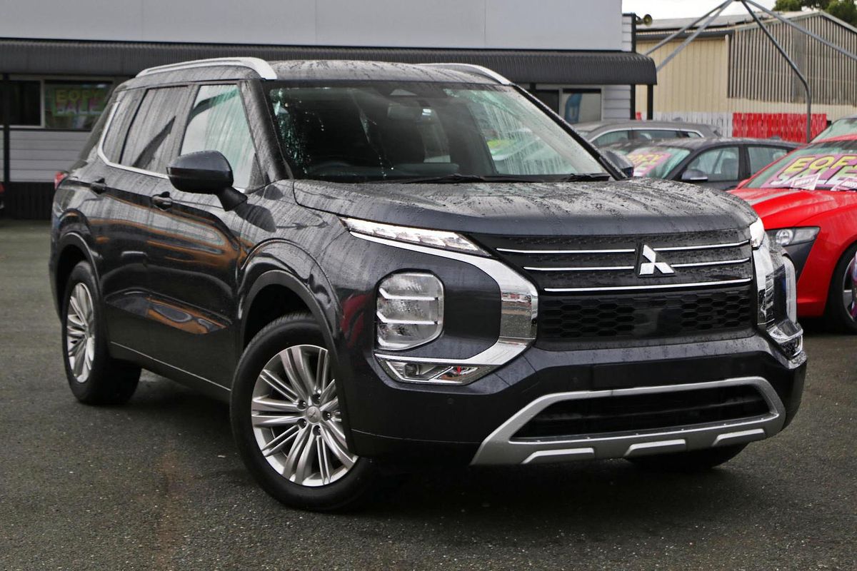 2024 Mitsubishi Outlander LS ZM