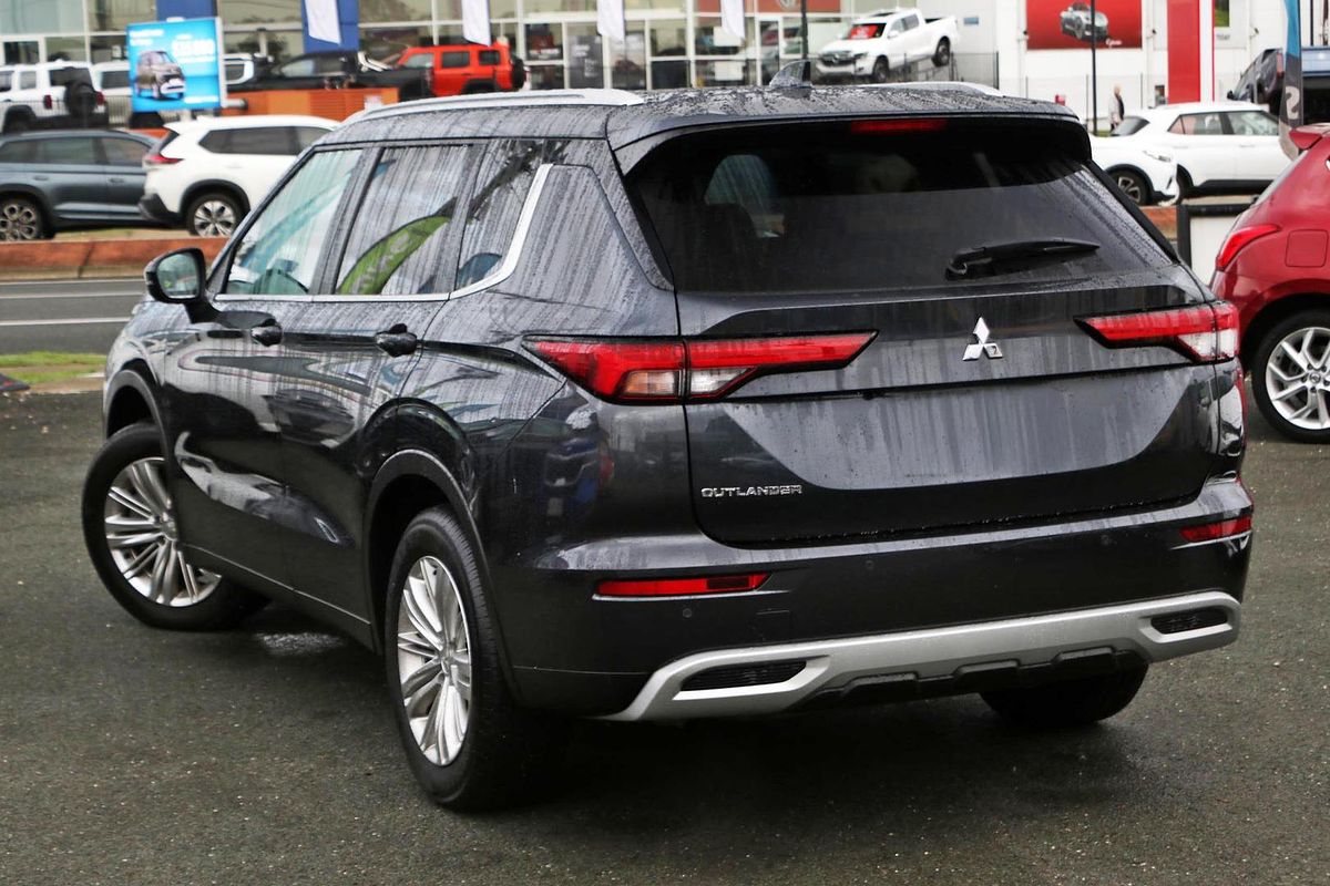 2024 Mitsubishi Outlander LS ZM
