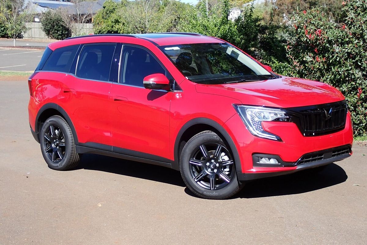 2025 Mahindra XUV700 AX7L
