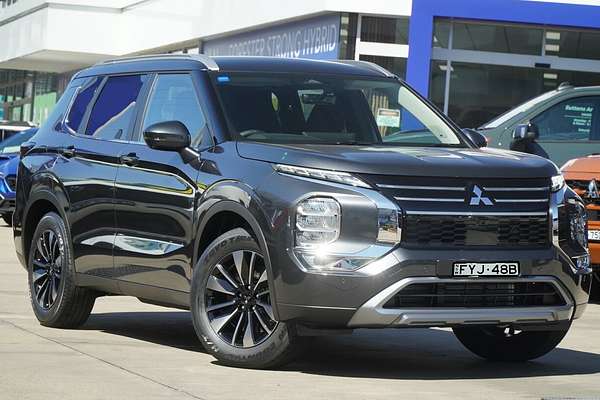 2025 Mitsubishi Outlander LS ZM