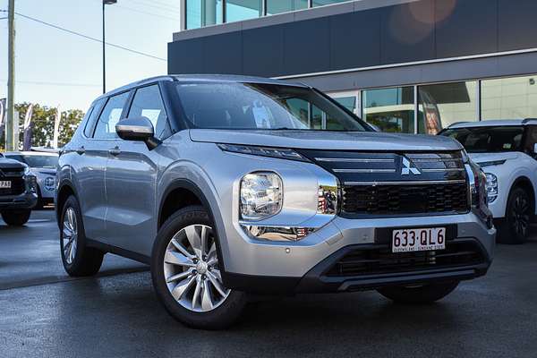 2025 Mitsubishi Outlander ES ZM