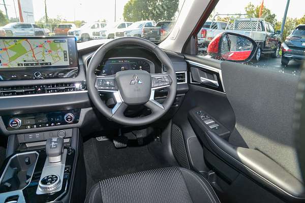 2025 Mitsubishi Outlander LS ZM thumb-18