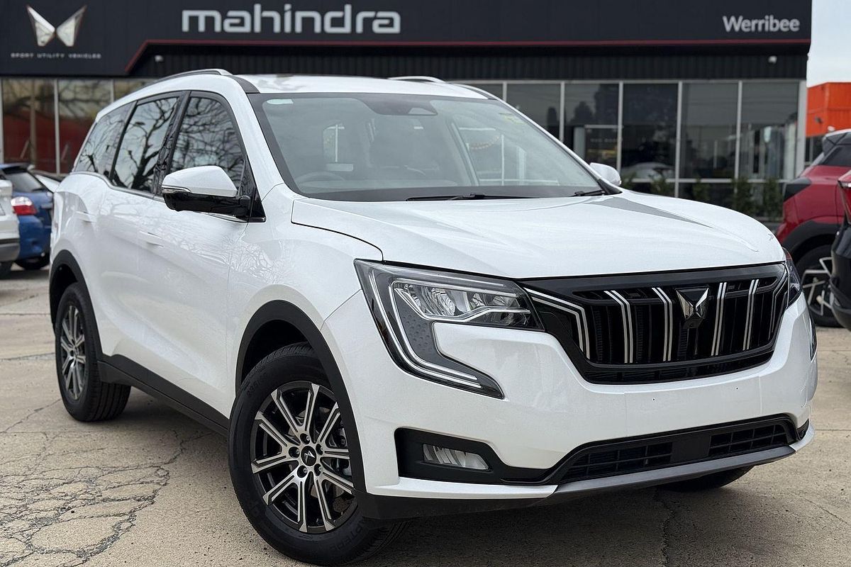 2025 Mahindra XUV700 AX7L
