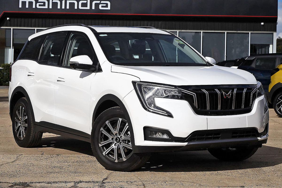2025 Mahindra XUV700 AX7L