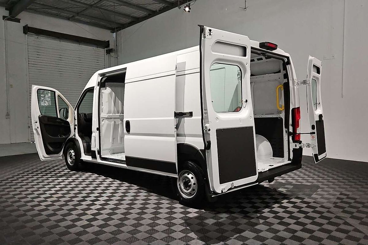 2025 Fiat Ducato Series 9 LWB Mid Roof image 54