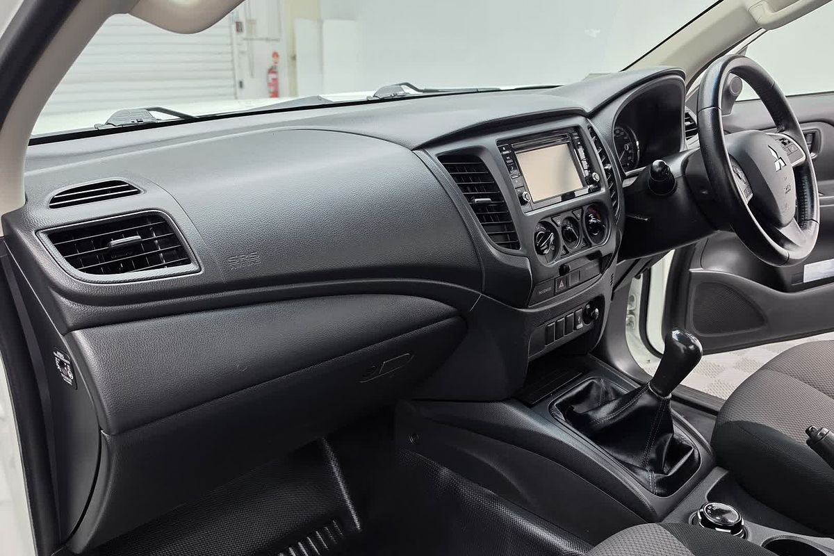 2020 Mitsubishi Triton GLX MR 4X4