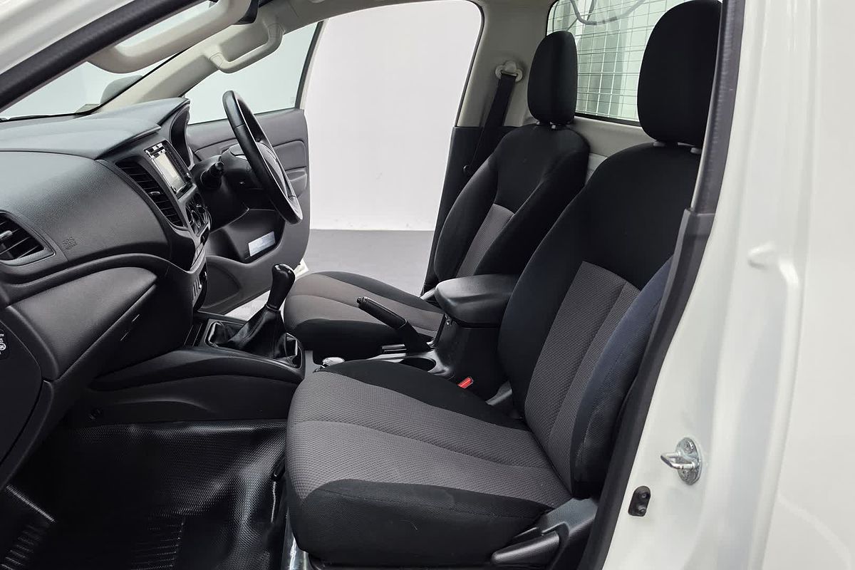 2020 Mitsubishi Triton GLX MR 4X4