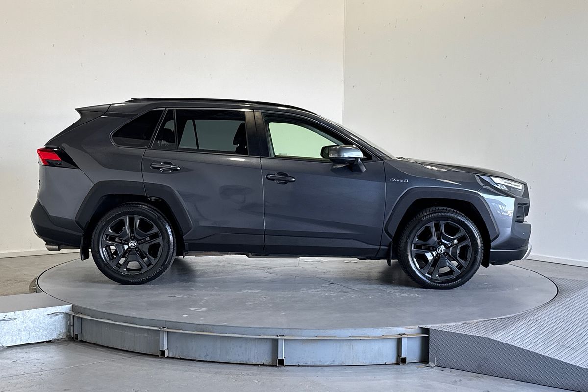 2024 Toyota RAV4 Edge AXAH54R